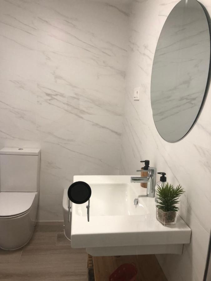Habitacion Con Bano Privado Билбао Екстериор снимка